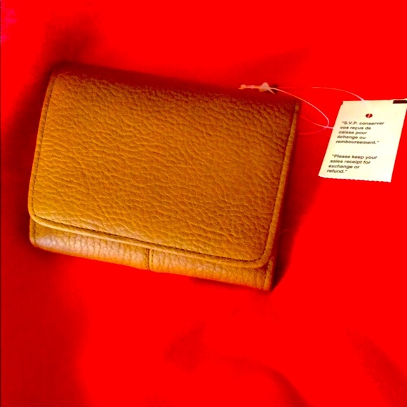 Handbags - 🎁FREE WITH ANY PURCHASE OVER $65🎁NEW WALLET